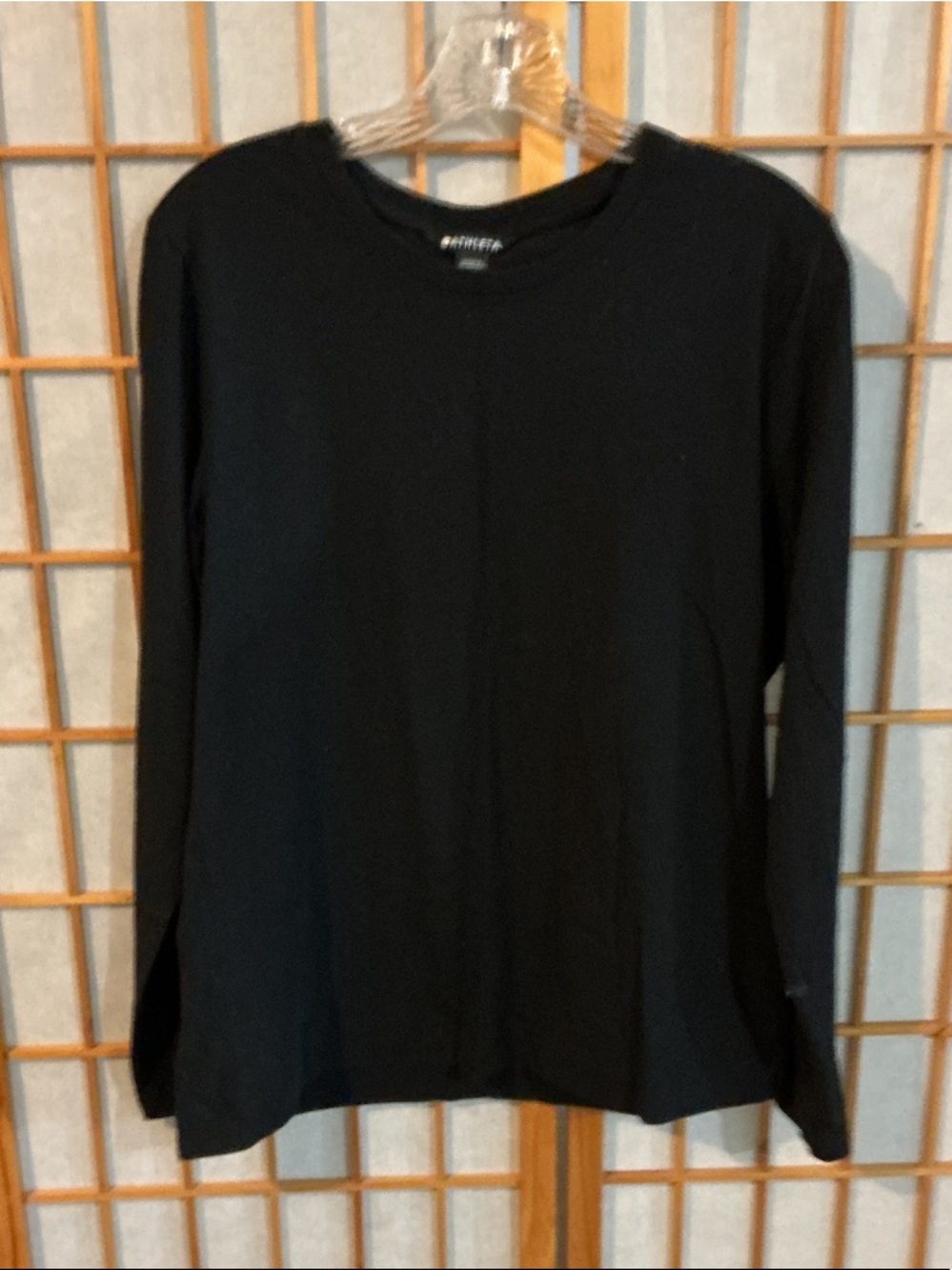 ATHLETA BLACK T-SHIRT